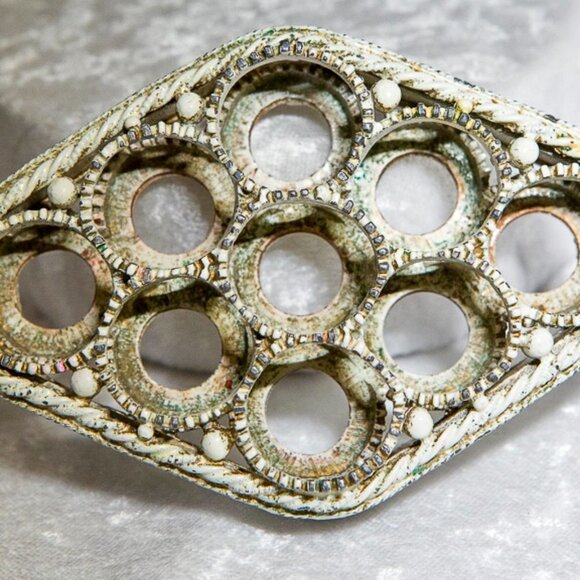 Vintage Florenza Lipstick Holder French White Enamel w/ Gold Ormolu BASK… - Picture 9 of 11